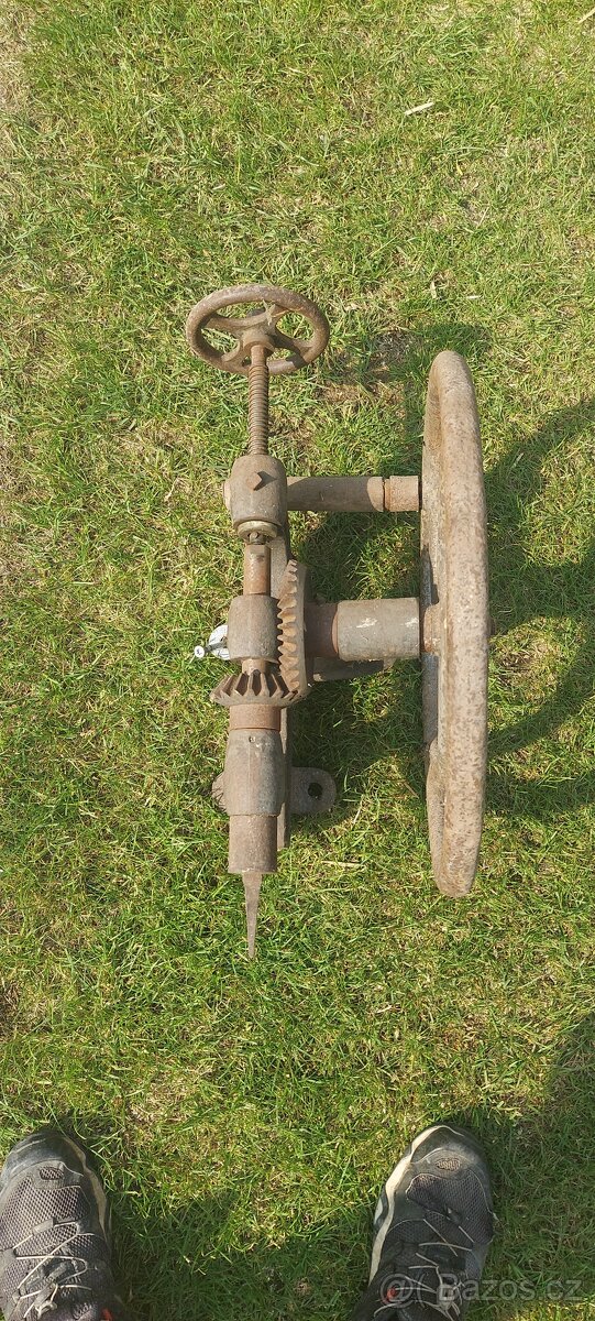 Děrovačka "vrtacka" - 2