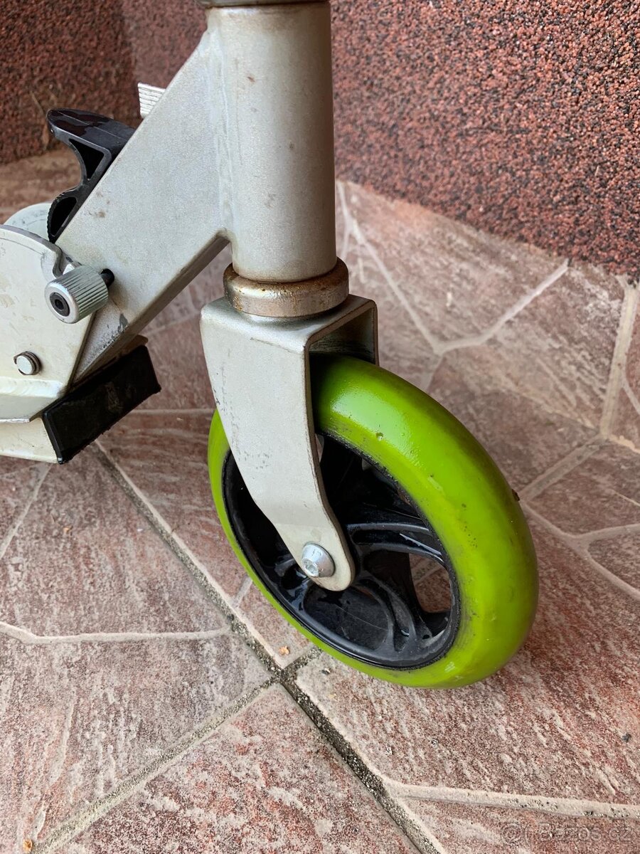 Koloběžka zelená - 2