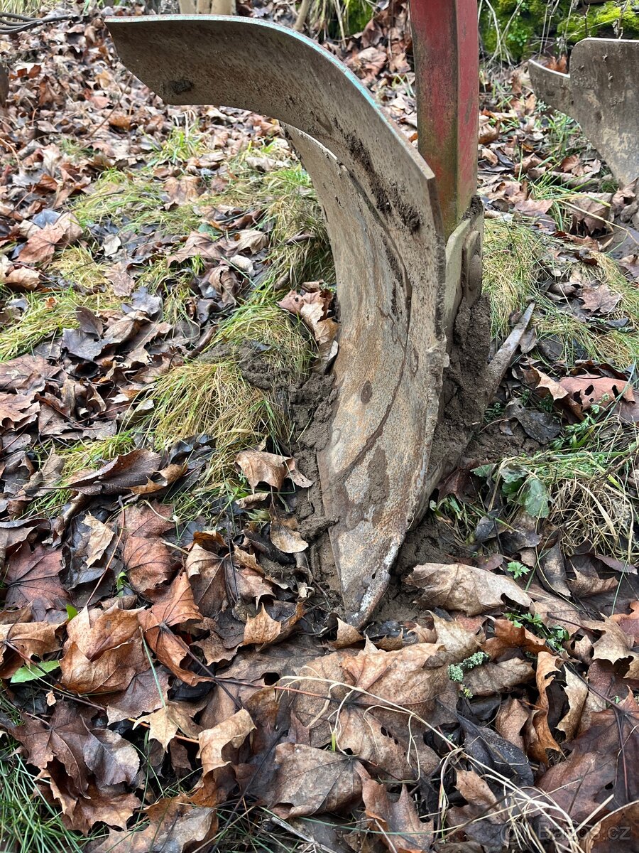 Tříradličný pluh (troják) - 2