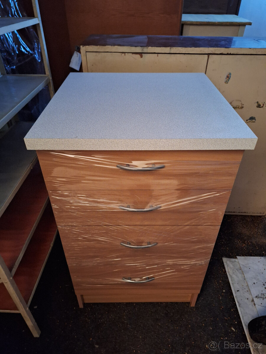 Komoda se šuplíky - 2
