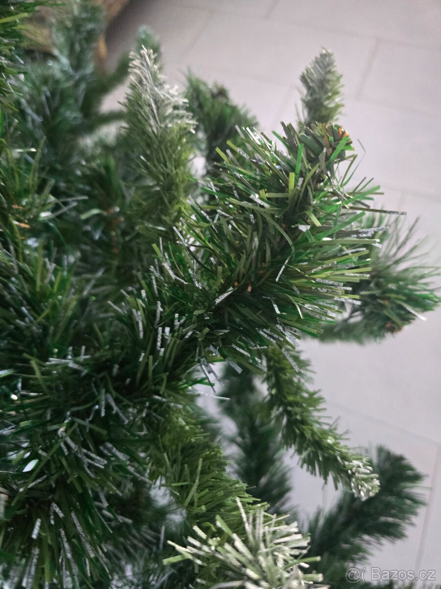 Umely vanocni stromek - 2