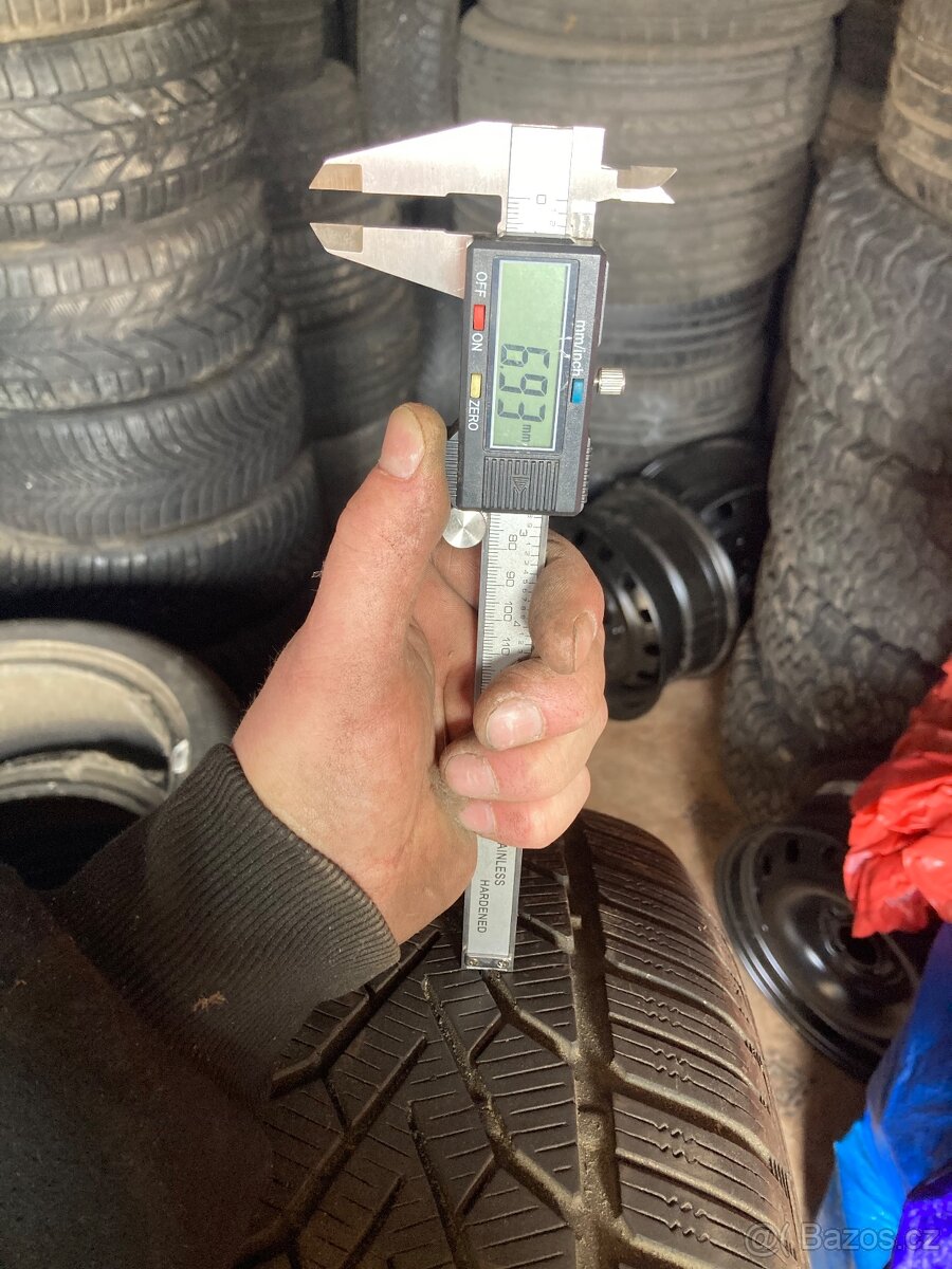 225/50/17 zimní - 2