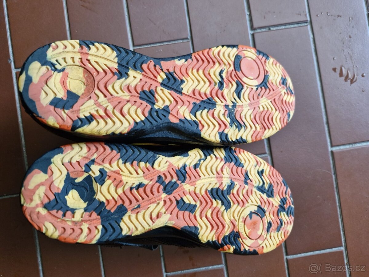 Tenisky Decathlon Kipsta velikost 36 - 2