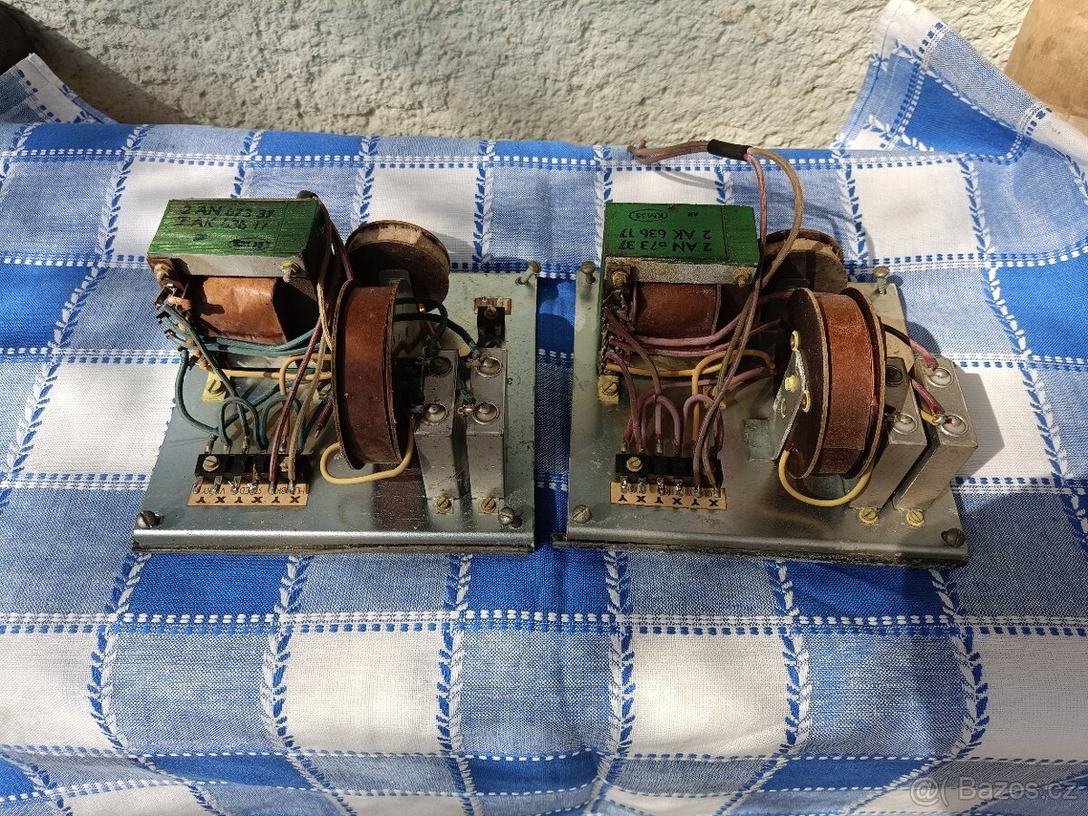 Výhybky z Tesla AKR 303 - 2