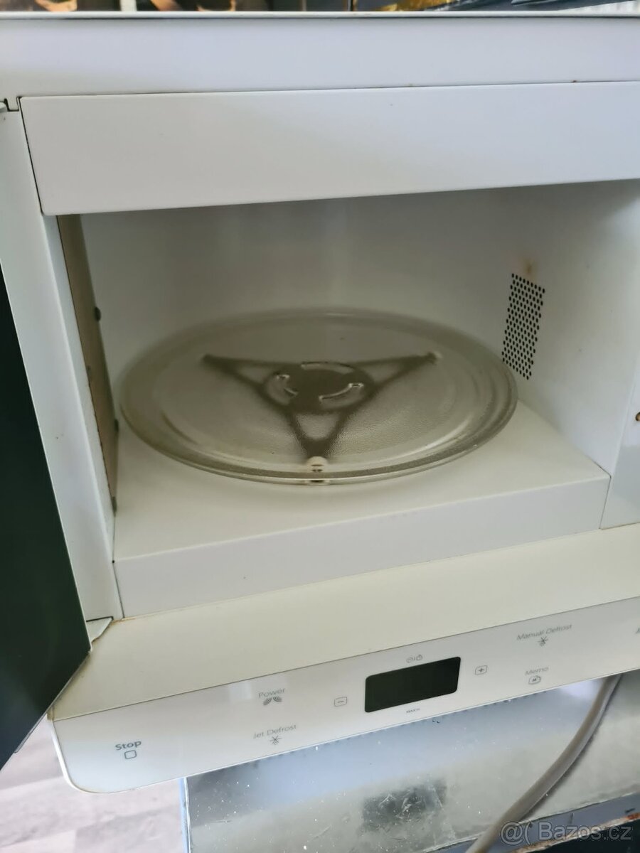 Mikrovlnka Whirlpool MAX 34 FW - 2