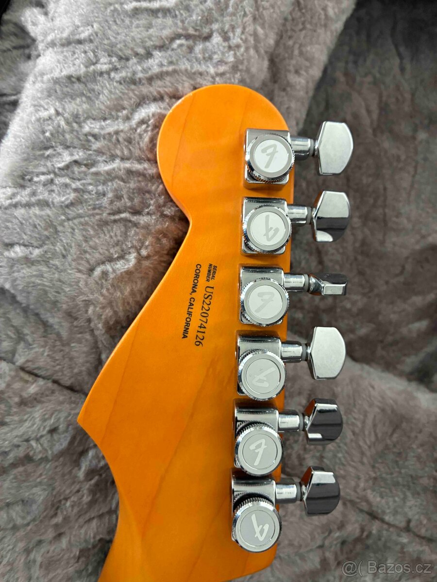 Fender American Stratocaster Ultra HSS - 2