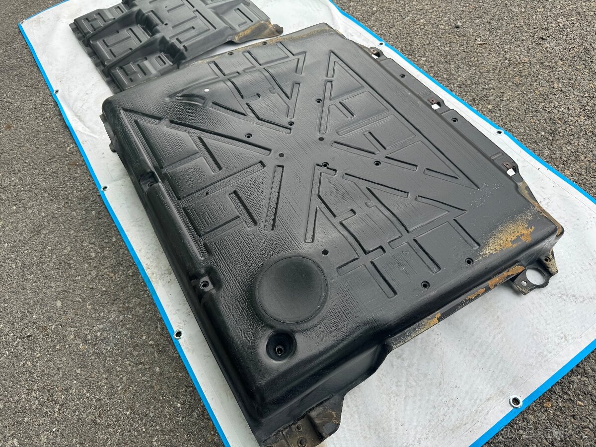 Přídavný kryt motoru VW Crafter 2008 - 2017 - 2