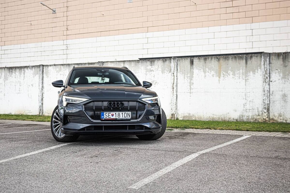 Audi E-tron 55 quattro S line - 2