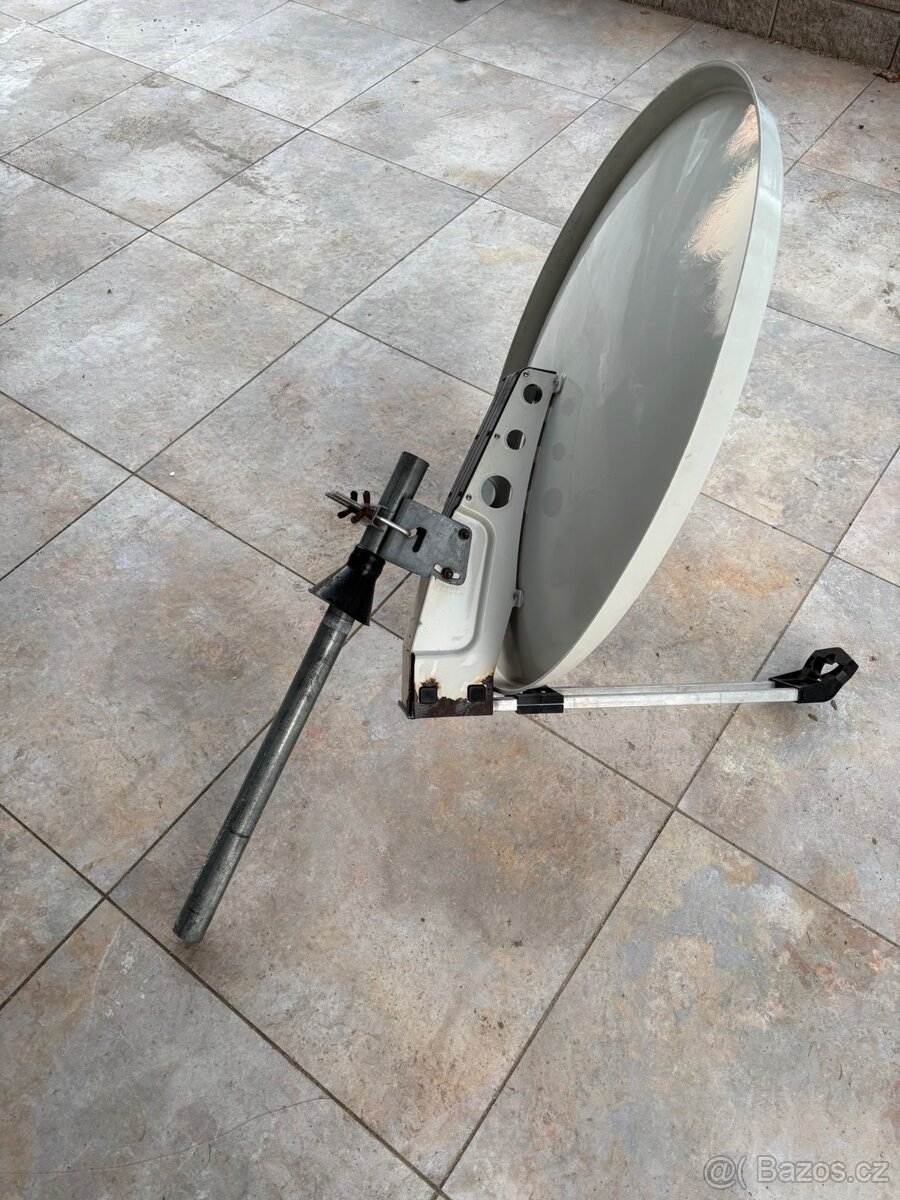 Satelitní parabola s Quad-LNB - 2