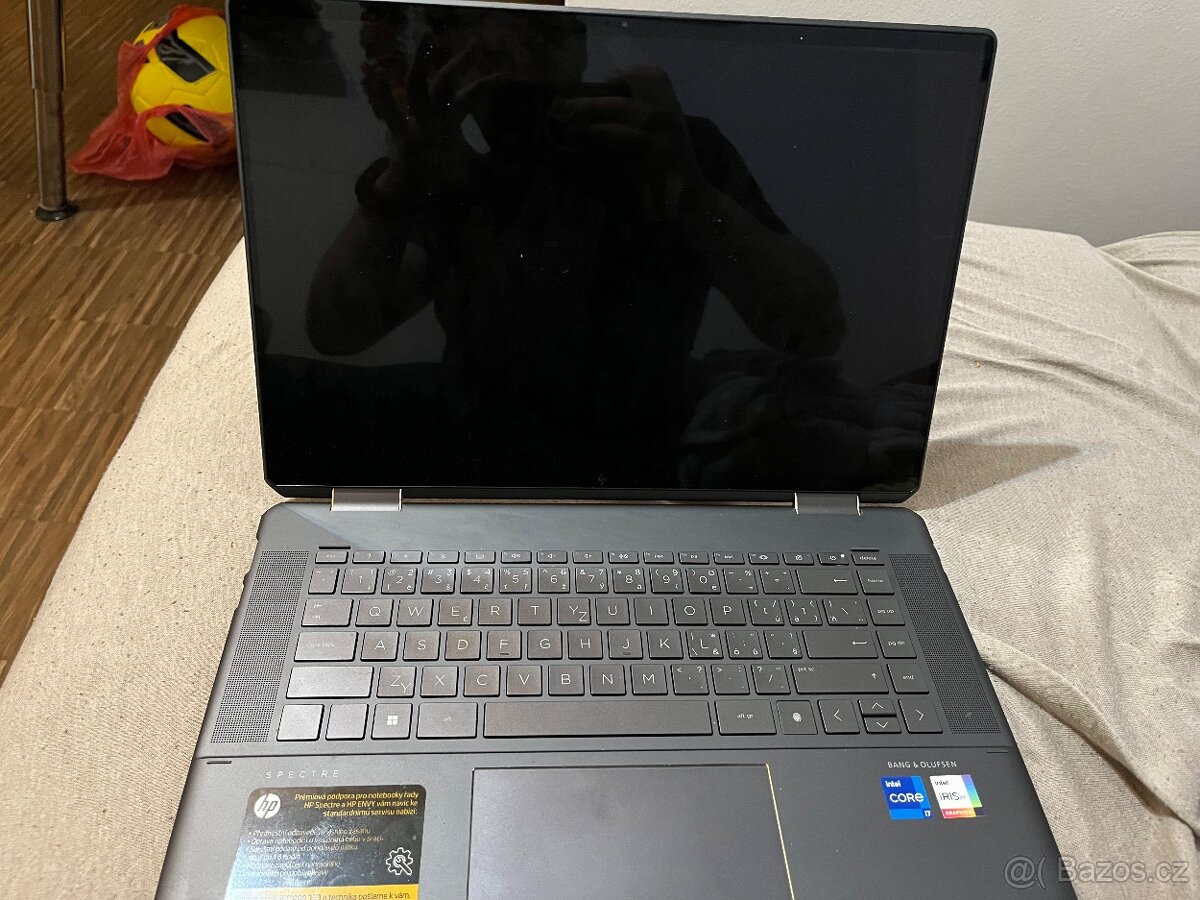 HP Specter x360 16 - 2