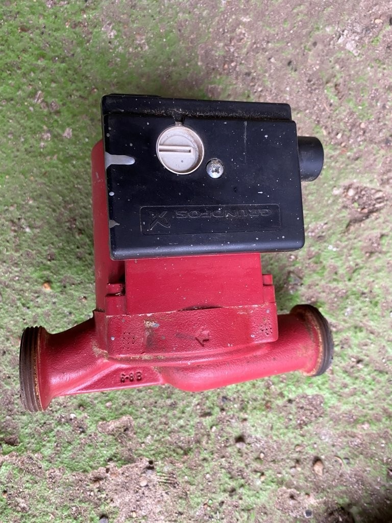 Prodám čerpadlo Grunfos DN25 použité funkční - 2