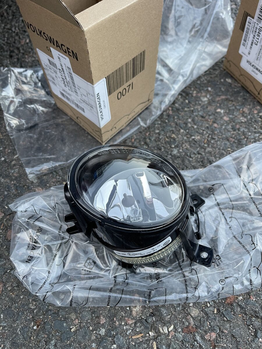 Pravý a levý přední halogenový mlhový světlomet - Škoda - 2