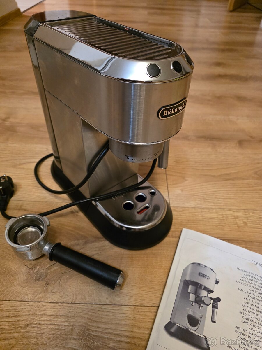 De'Longhi Dedica EC 685 - 2