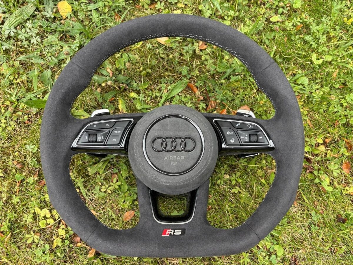 -AUDI MULTIFUNKCNY VOLANT ALKANTARA s logom RS - 2