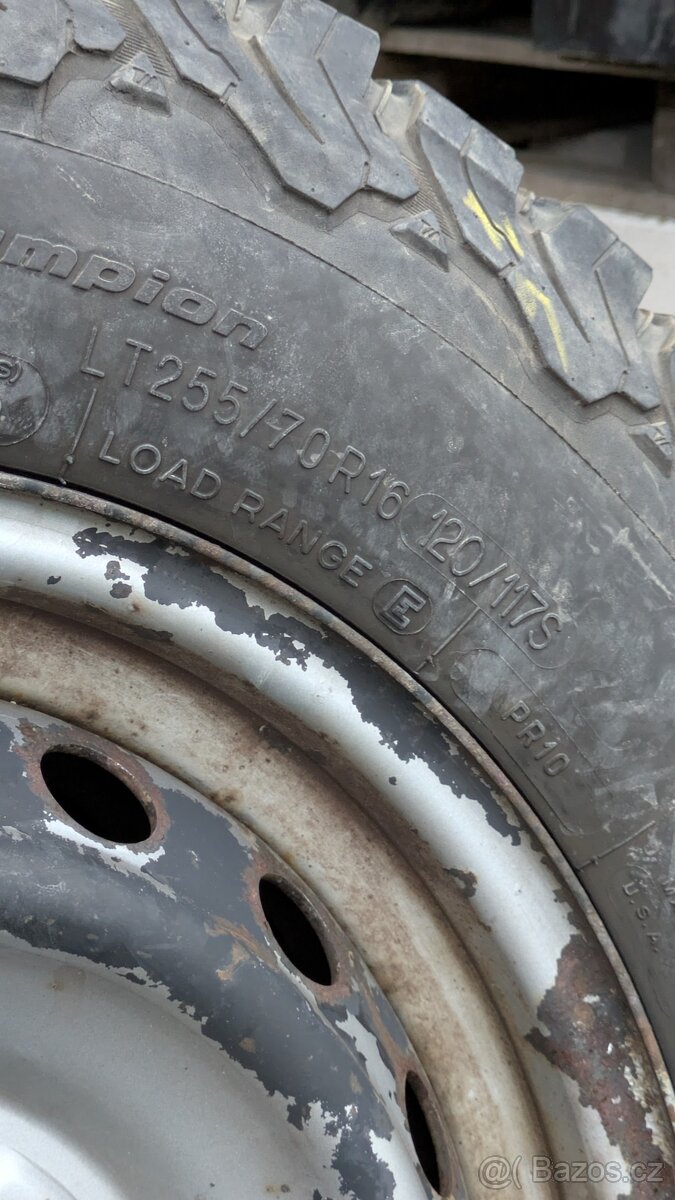 BFGoodrich AT 255/70 R16 - 2