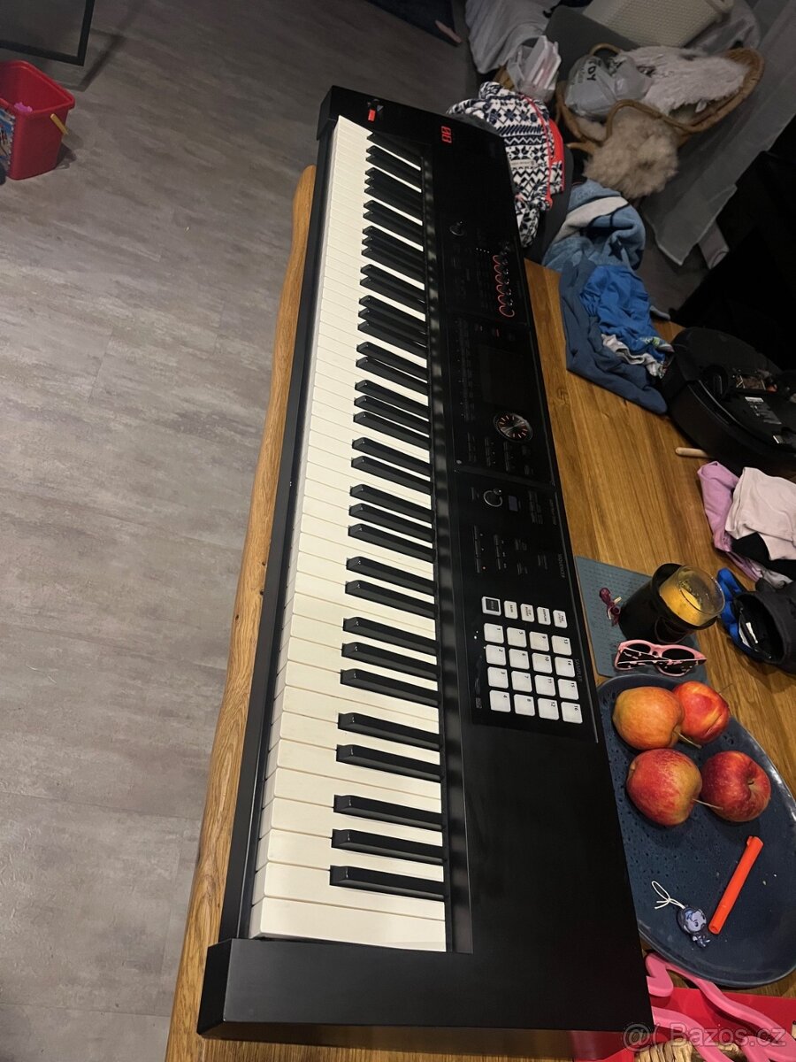 Roland Fa-8 s pevným kufrem - 2