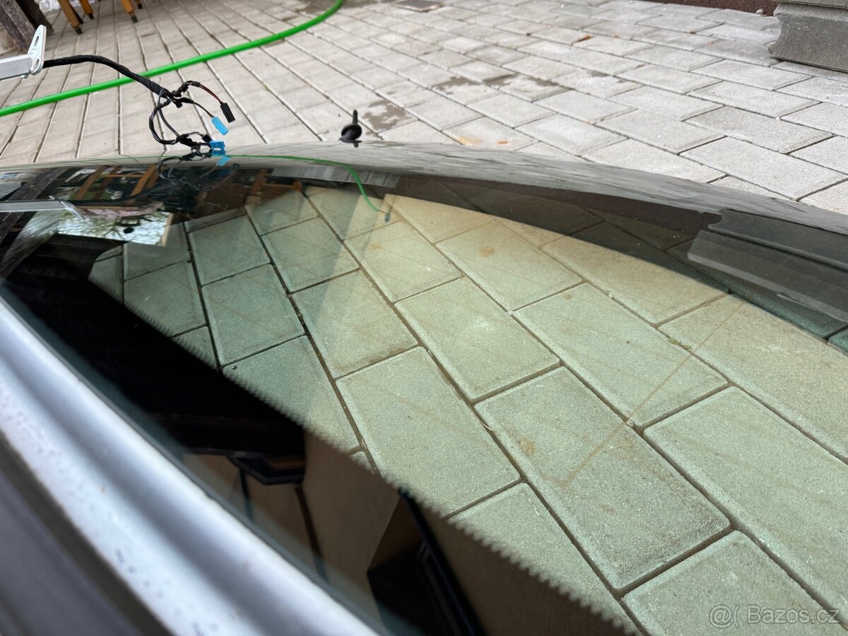 Superb 2 - zadní okno / zadní sklo - stříbrné - 2