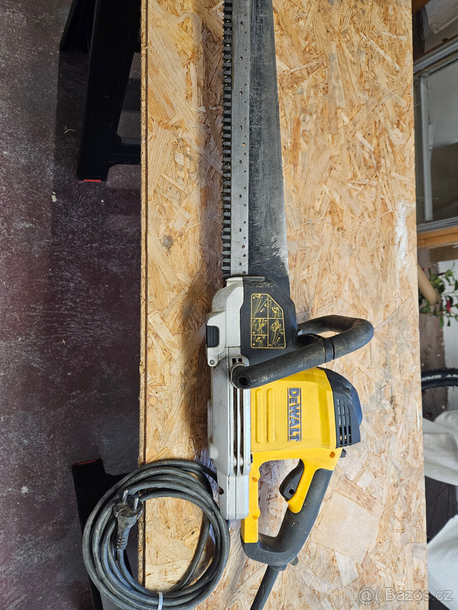 Pila na cihly DeWalt - 2