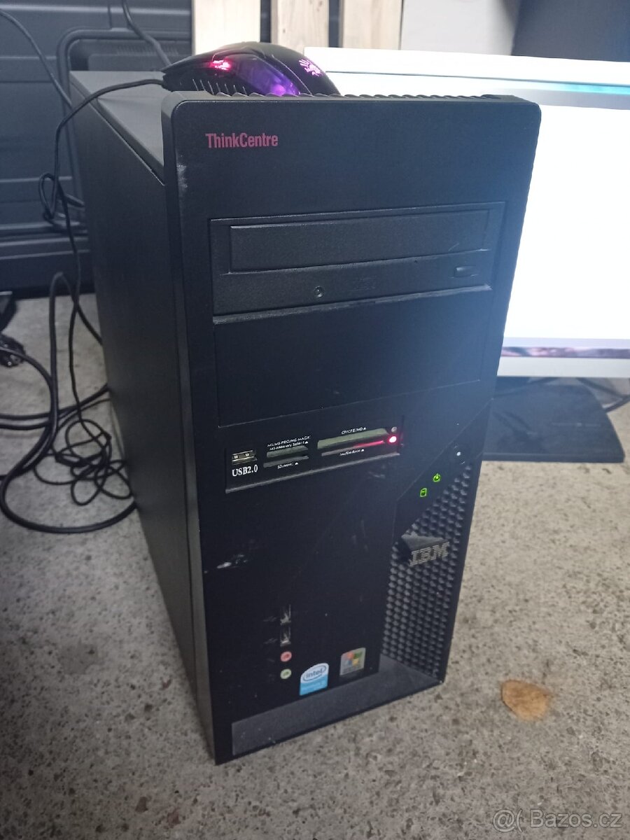 Počítač + monitor Benq 20". - 2