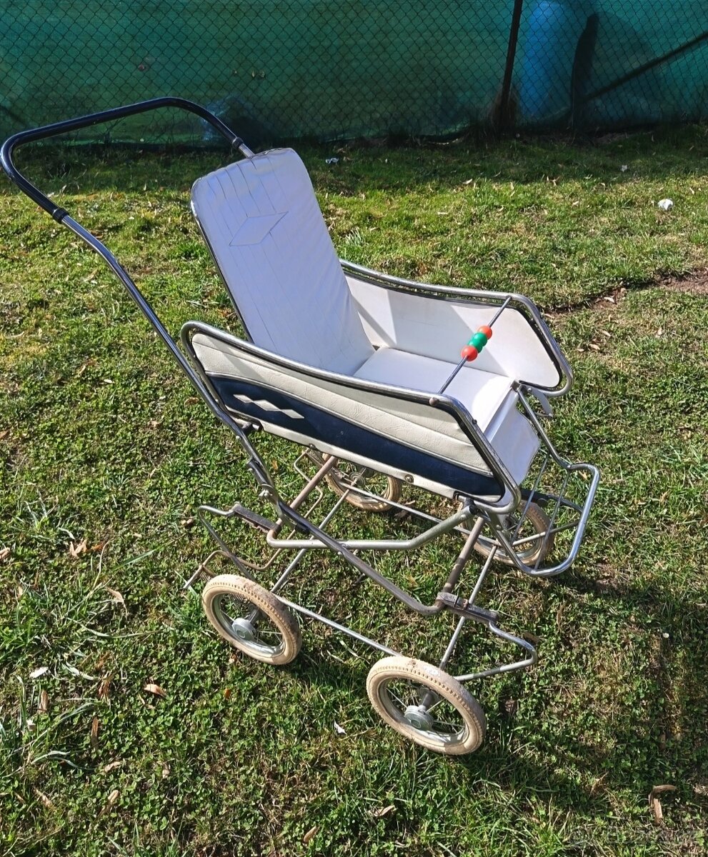 Retro kočárek pro dítě - 2