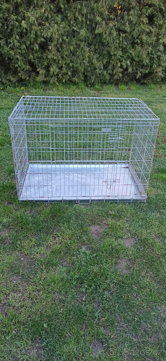 Klec pro papoušky nebo štěně. - 2