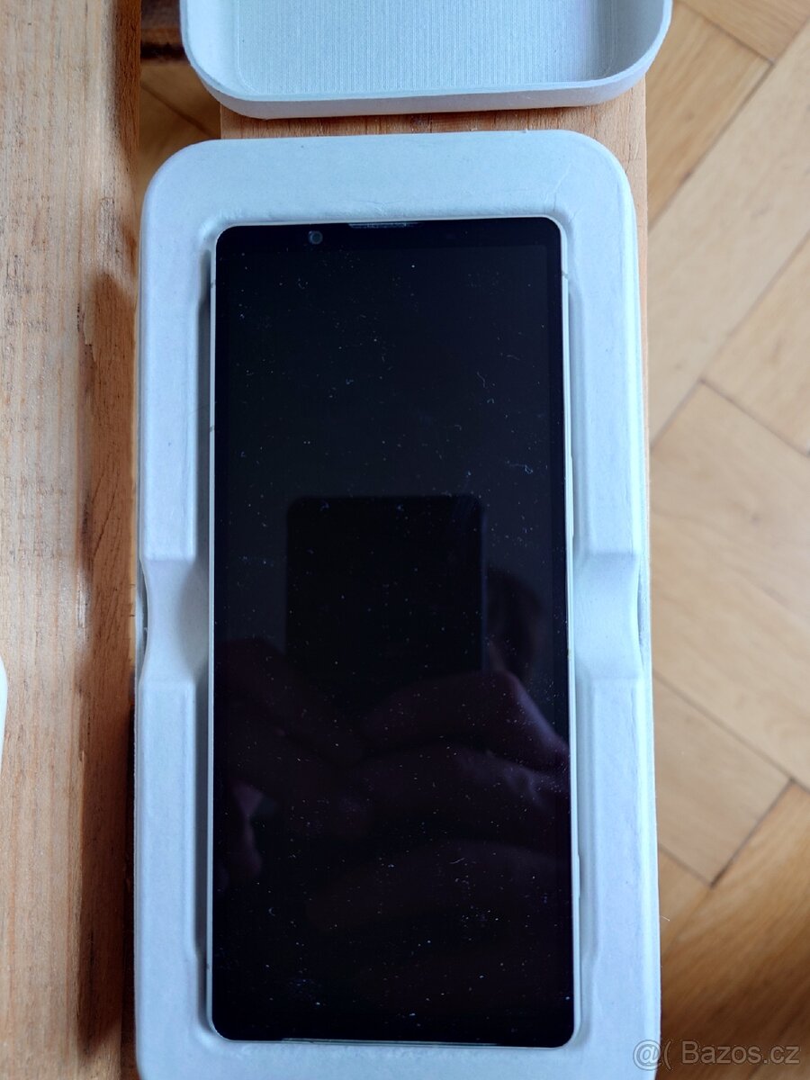 Sony Xperia 5V - 2