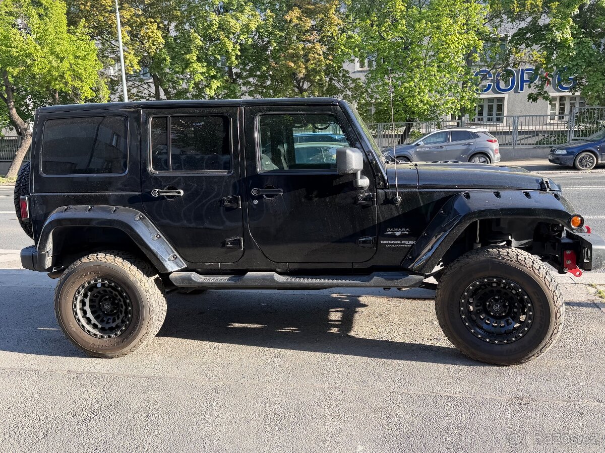 Jeep Wrangler Sahara - 2