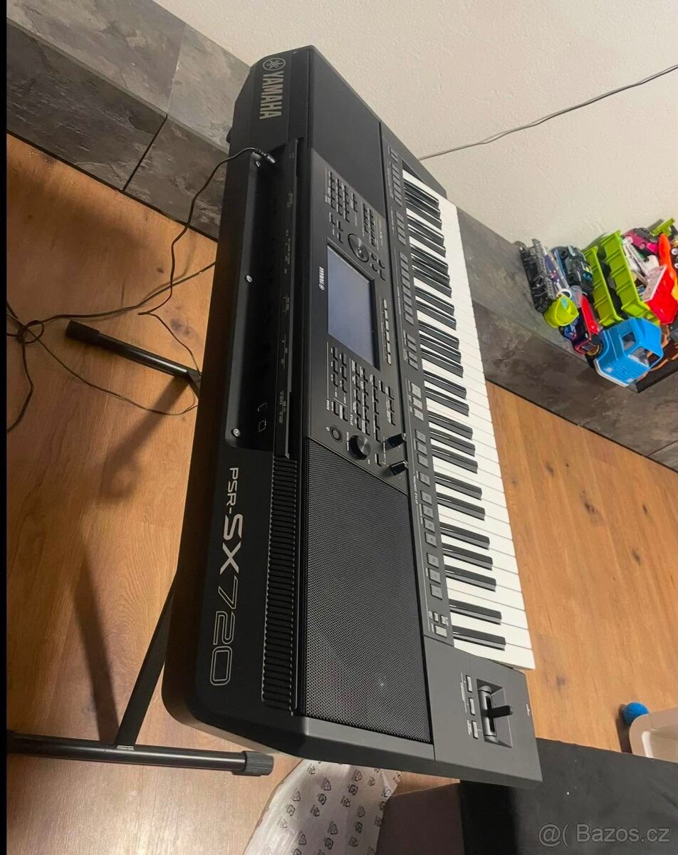 Yamaha PSR-SX720 - 2