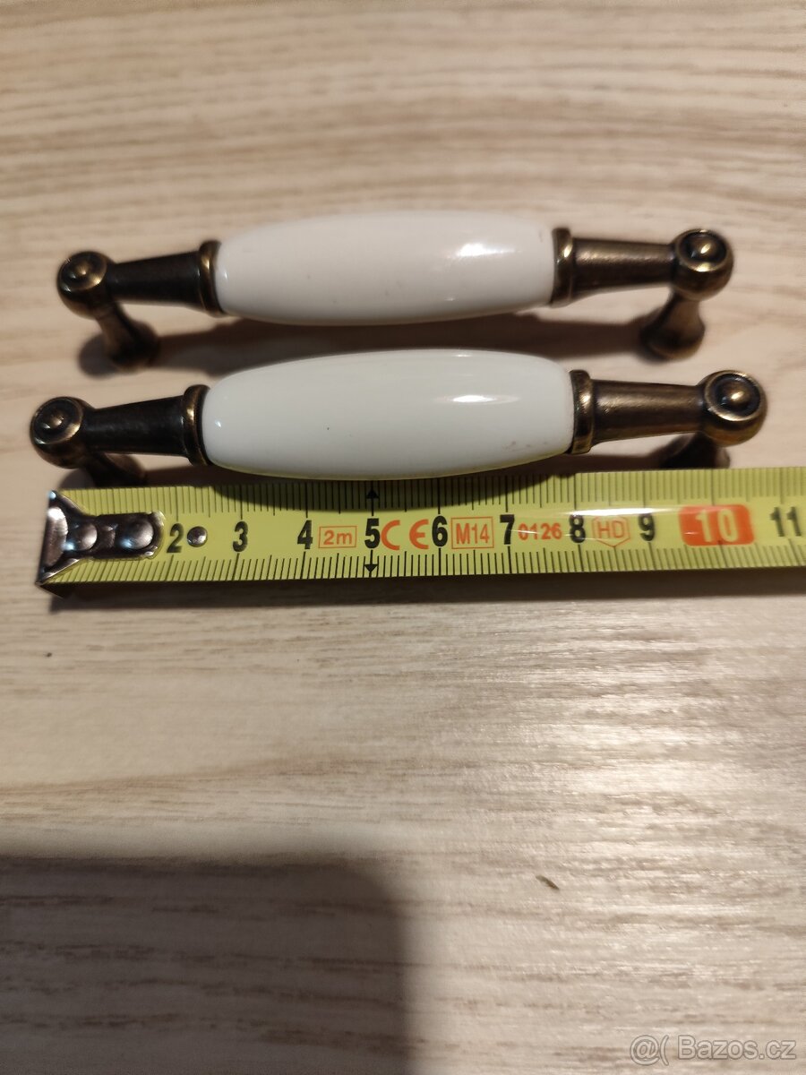 Nábytkářské úchytky - 2