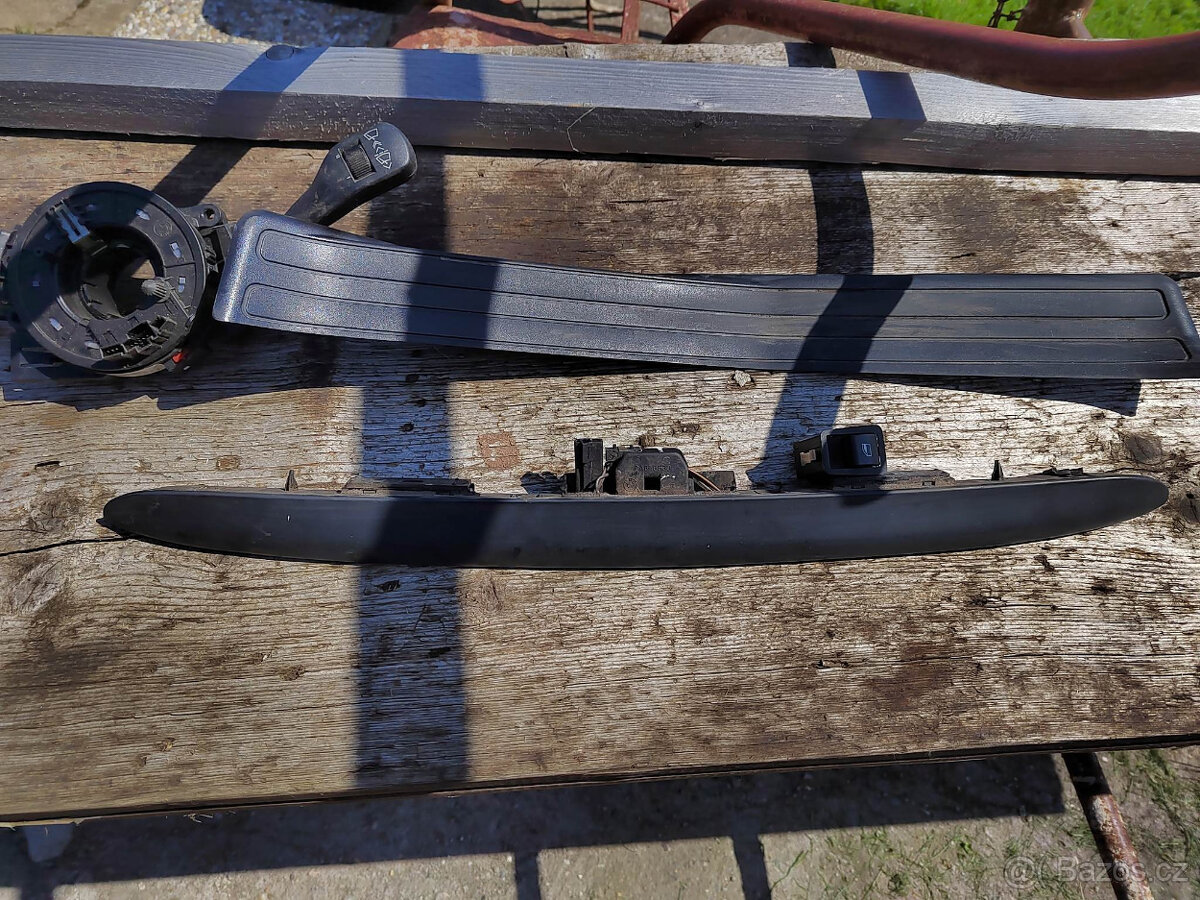 BMW E46,combi, sedan, zadní madlo kufru+světýlka - 2