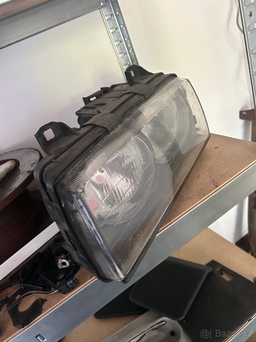 BMW E36 zbytky dílů 318is - 2