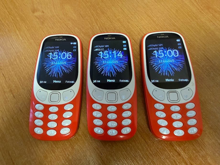 NOKIA 3310 na dvě SIM karty - originální baterie a nabíječka - 2