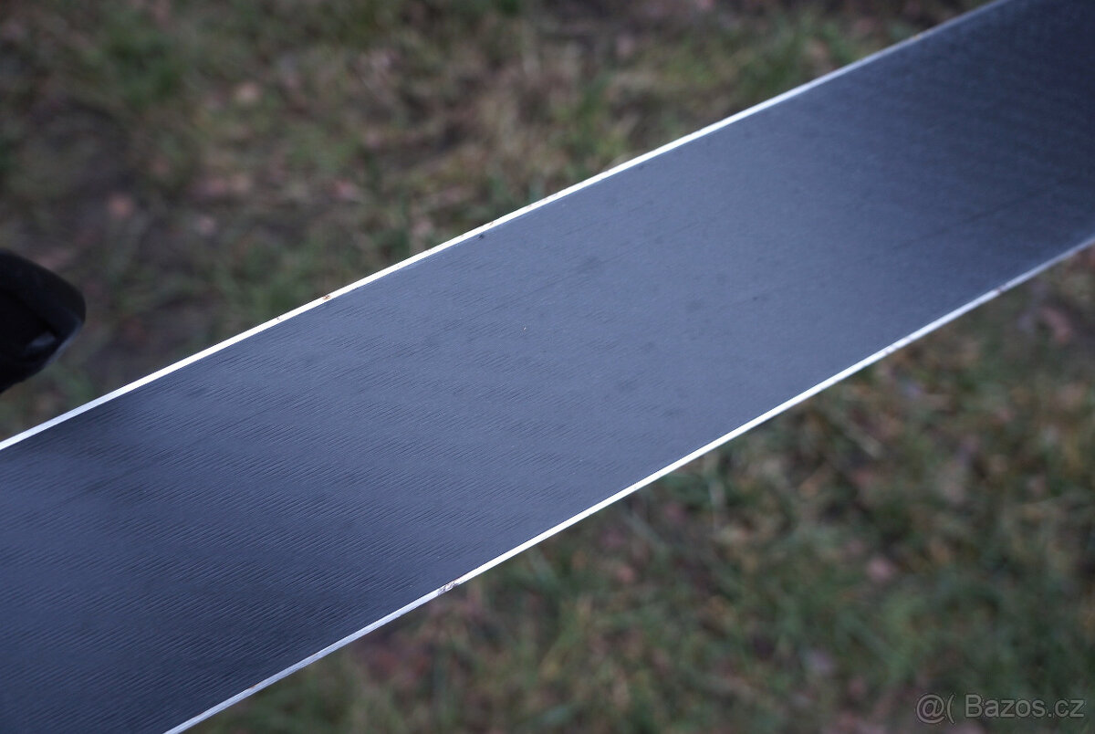 Slalomky carvingové lyže 165 cm Atomic Race SL bezvadný stav - 2