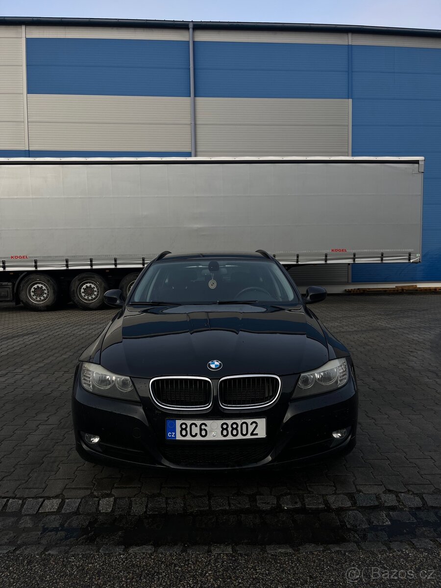 BMW 318D 2011 - 2