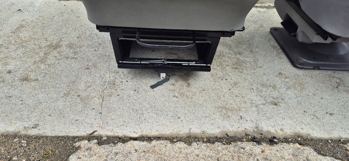 Vw t4 sedacky,otočné konzole,trezor - 2
