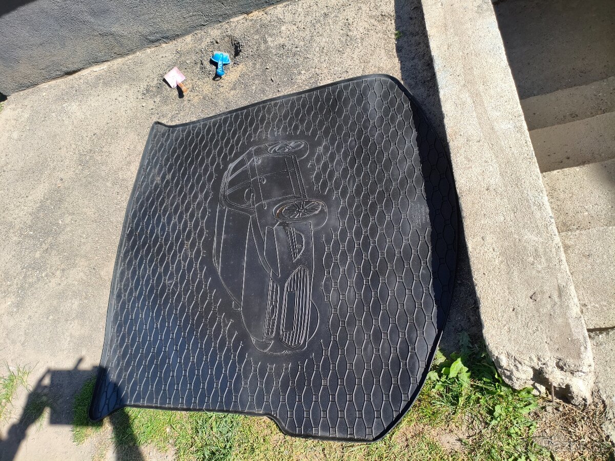 Gumová podložka do kufru Mondeo MK4 combi - 2