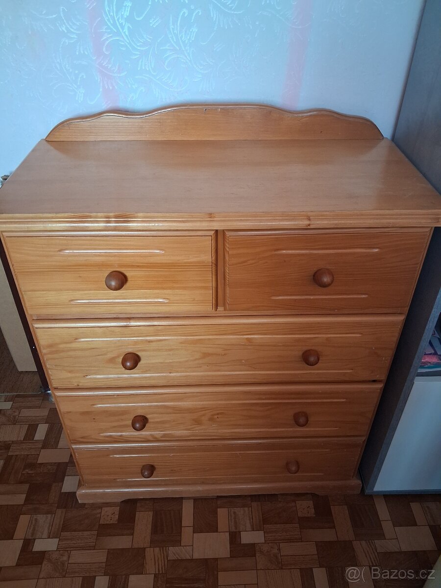 Komoda masiv 5 šuplíků - 2