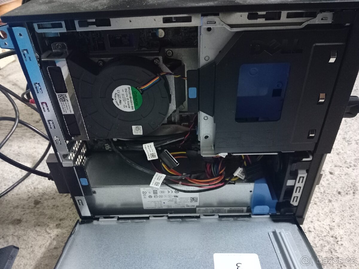 Počítač + monitor 15" - 2