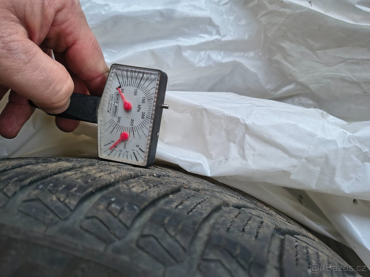 225/50 R17 zimní - 2