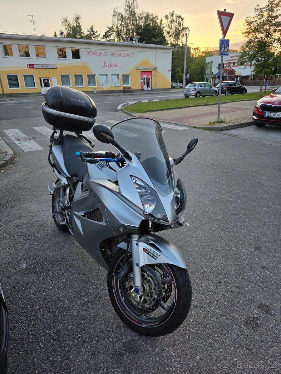 Honda VFR 800 - 2