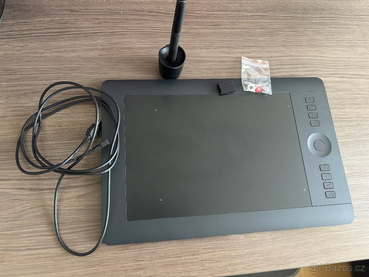 Wacom Intuos5 Touch Medium PTH-651 - 2