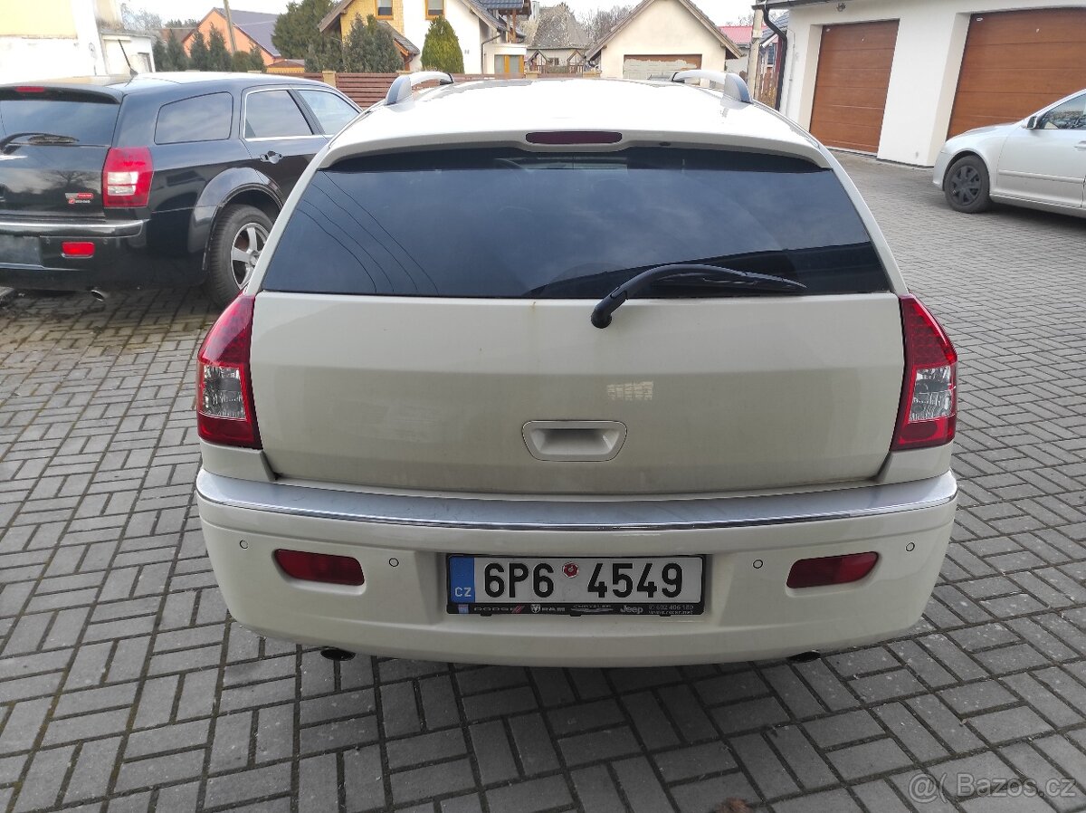 Chrysler 300C 5,7 Hemi - 2