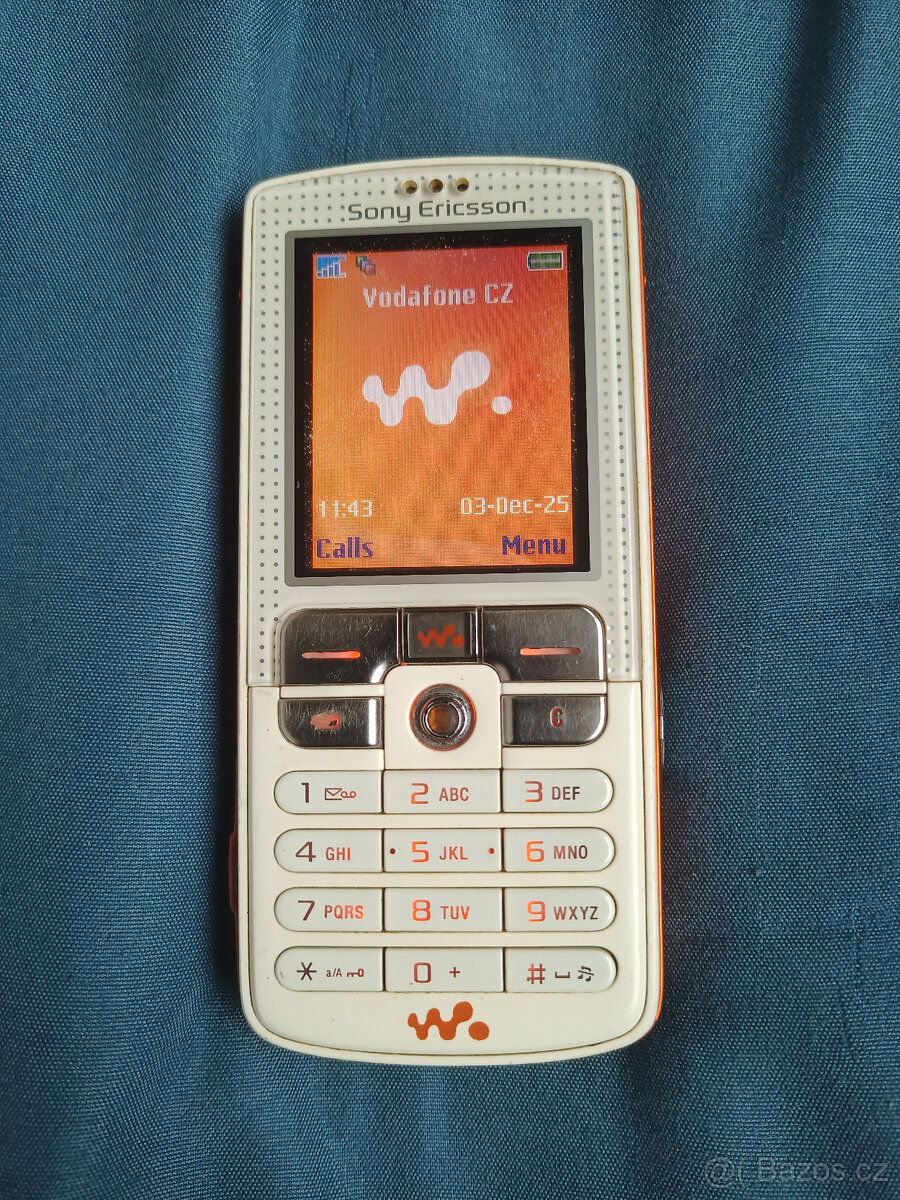 Sony Ericsson W800i - 2