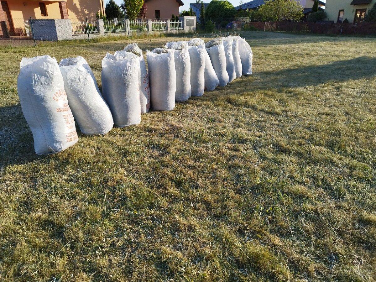 Ručně sušené pytlované seno - 2