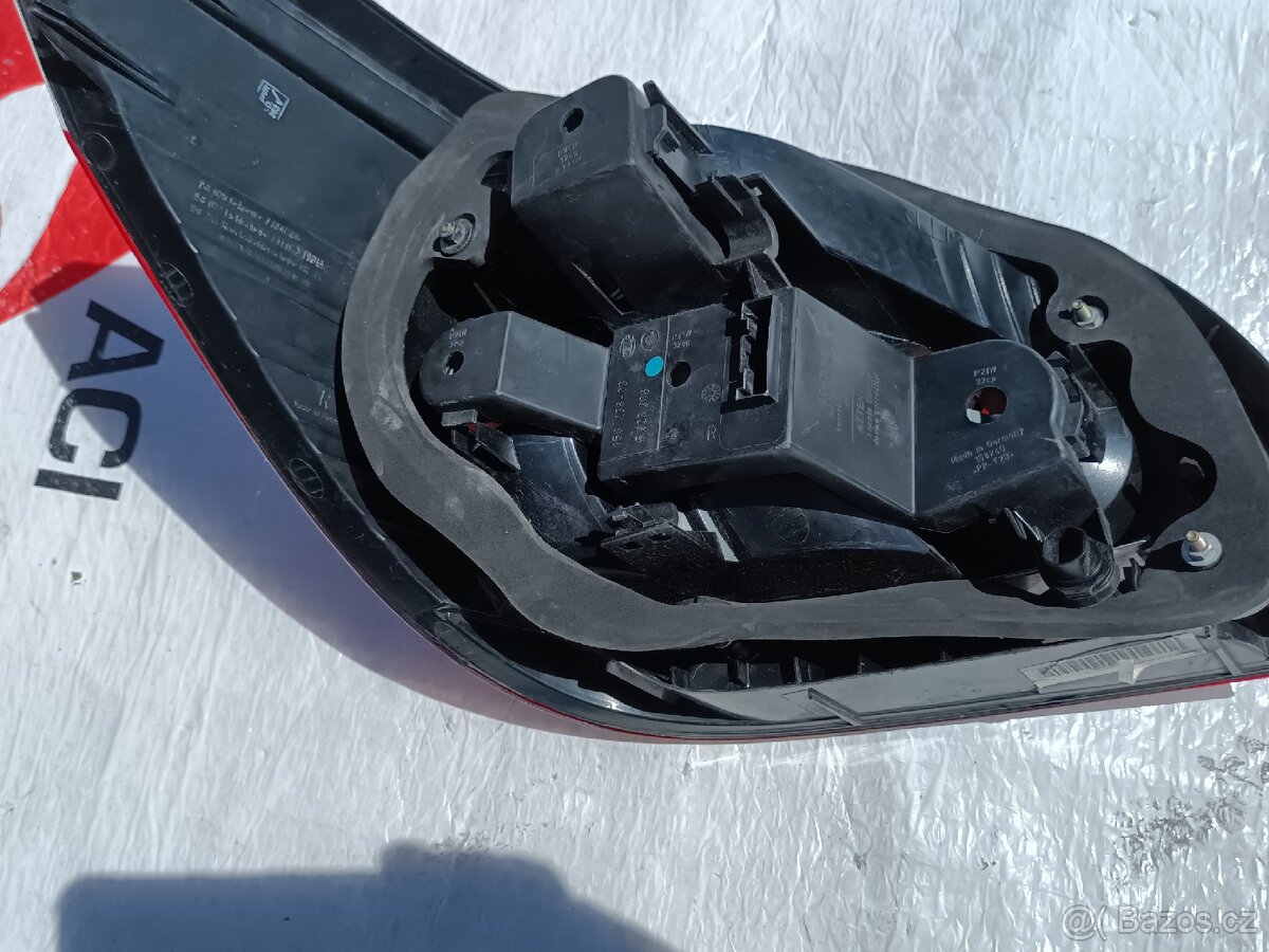 BMW E60 P.Z zadní světlo - 2