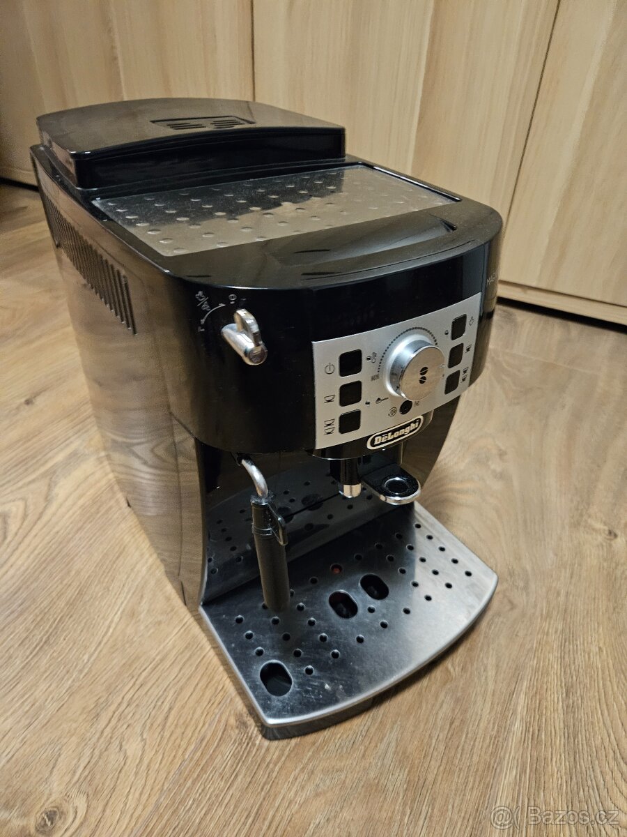 Kávovar De'Longhi Magnifica S - 2