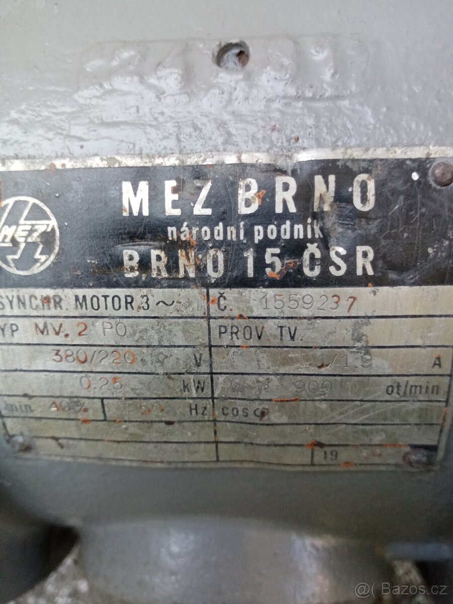 Elektromotor s převodem - 2