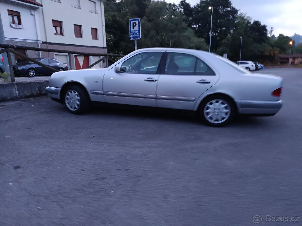 Mercedes Benz w210 - 2