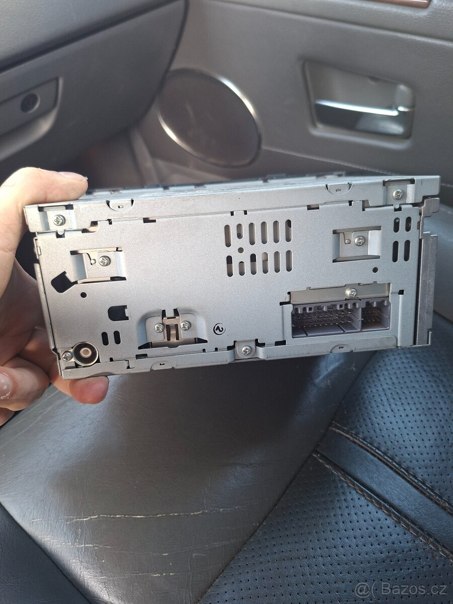 Autoradio do vozů Jeep / Chrysler. - 2