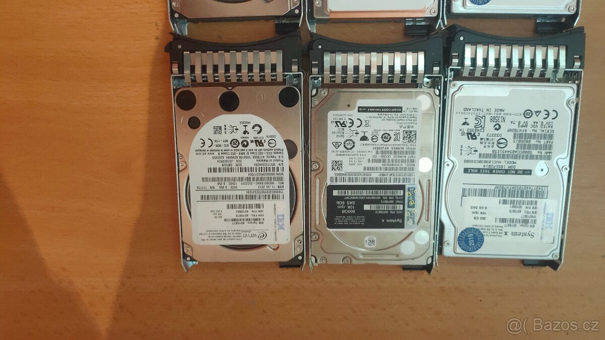 HDD SAS disky 1x600 GB a 5x300 GB - 2